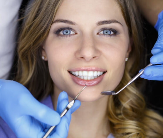 Unveiling the Radiance: Why Professional Laser Teeth Whitening Outshines Veneers